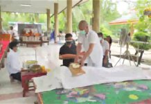 หลวงปู่พุทธะอิสระ ร่วมพิธีรดน้ำศพ และพิธีบำเพ็ญกุศลสวดพระอภิธรรม
