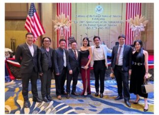 ถามมา ตอบไป : ทำไมพวกธนาธรปิยะบุตรถึงกล้าต่อกรกับสถาบัน และพวกเขายังอยู่ดีมีสุข